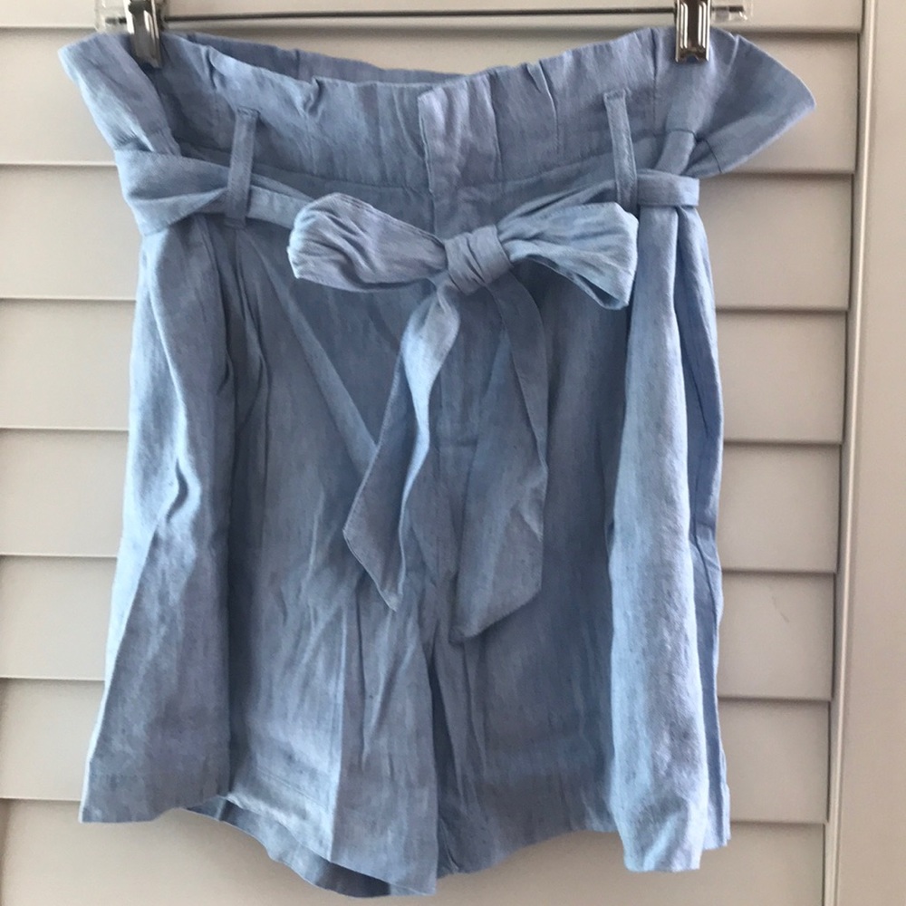 INC paper bag style shorts, chambray sz L